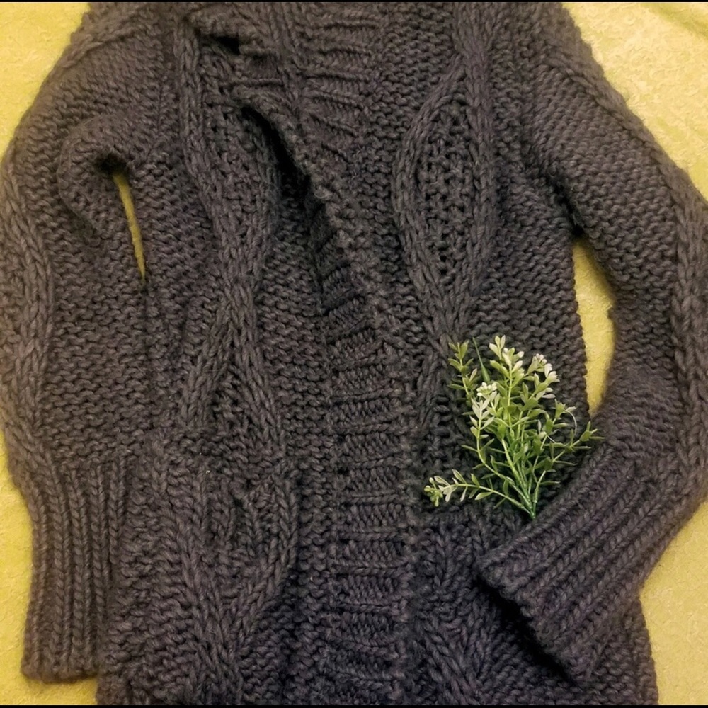 Italian made, chunky knit long sweater in plum